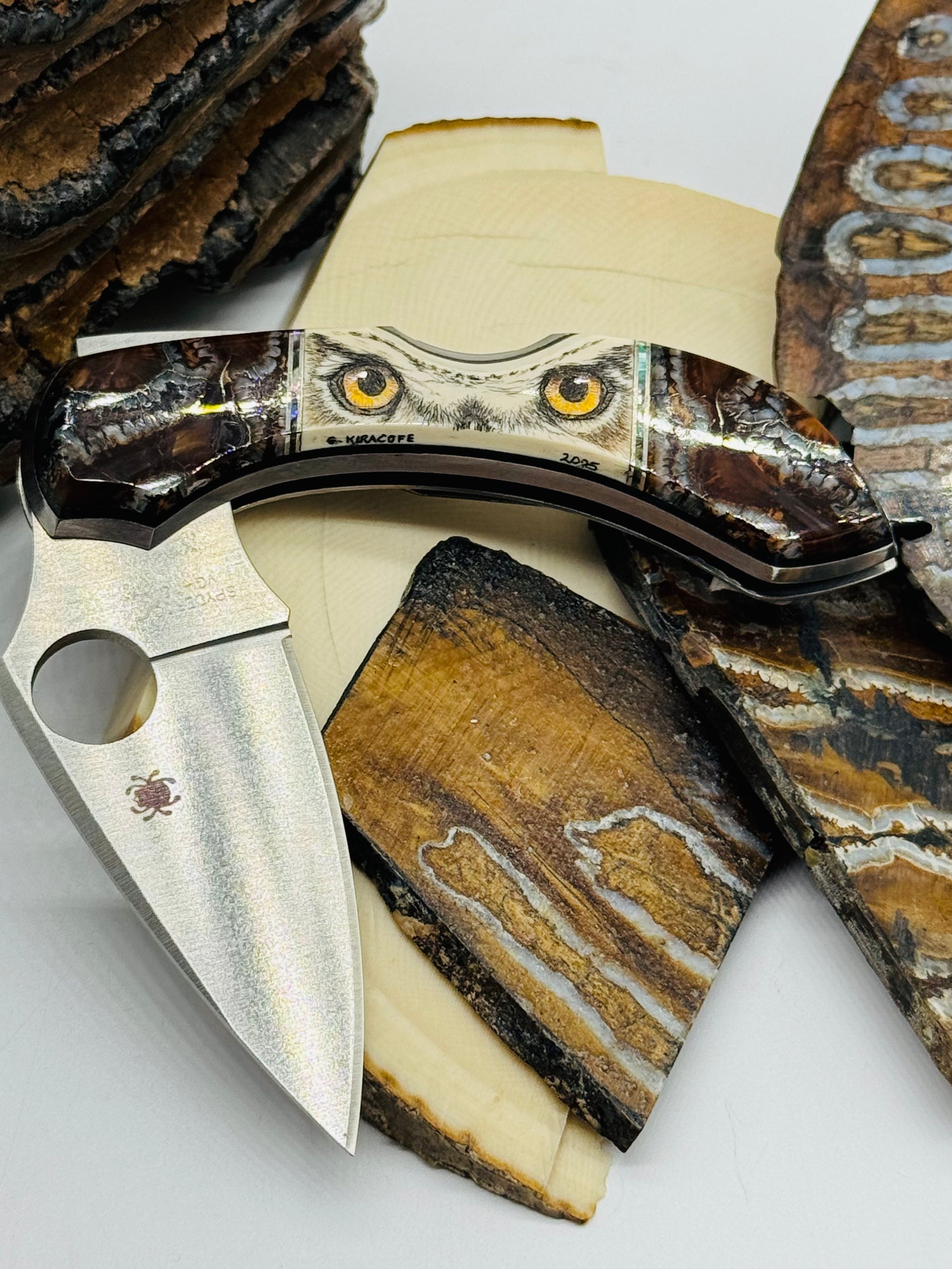 Scrimshaw Spyderco Pocket Knife