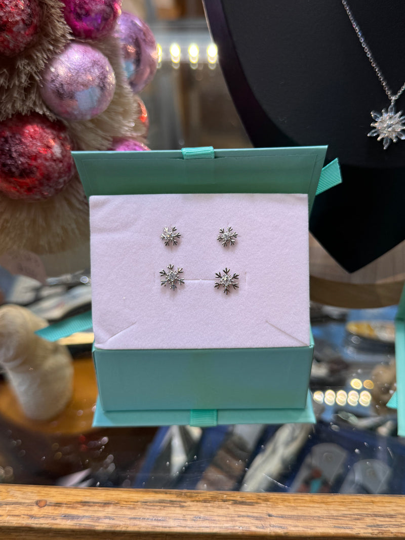 Dainty Sterling Silver Snowflake Pendant Necklace