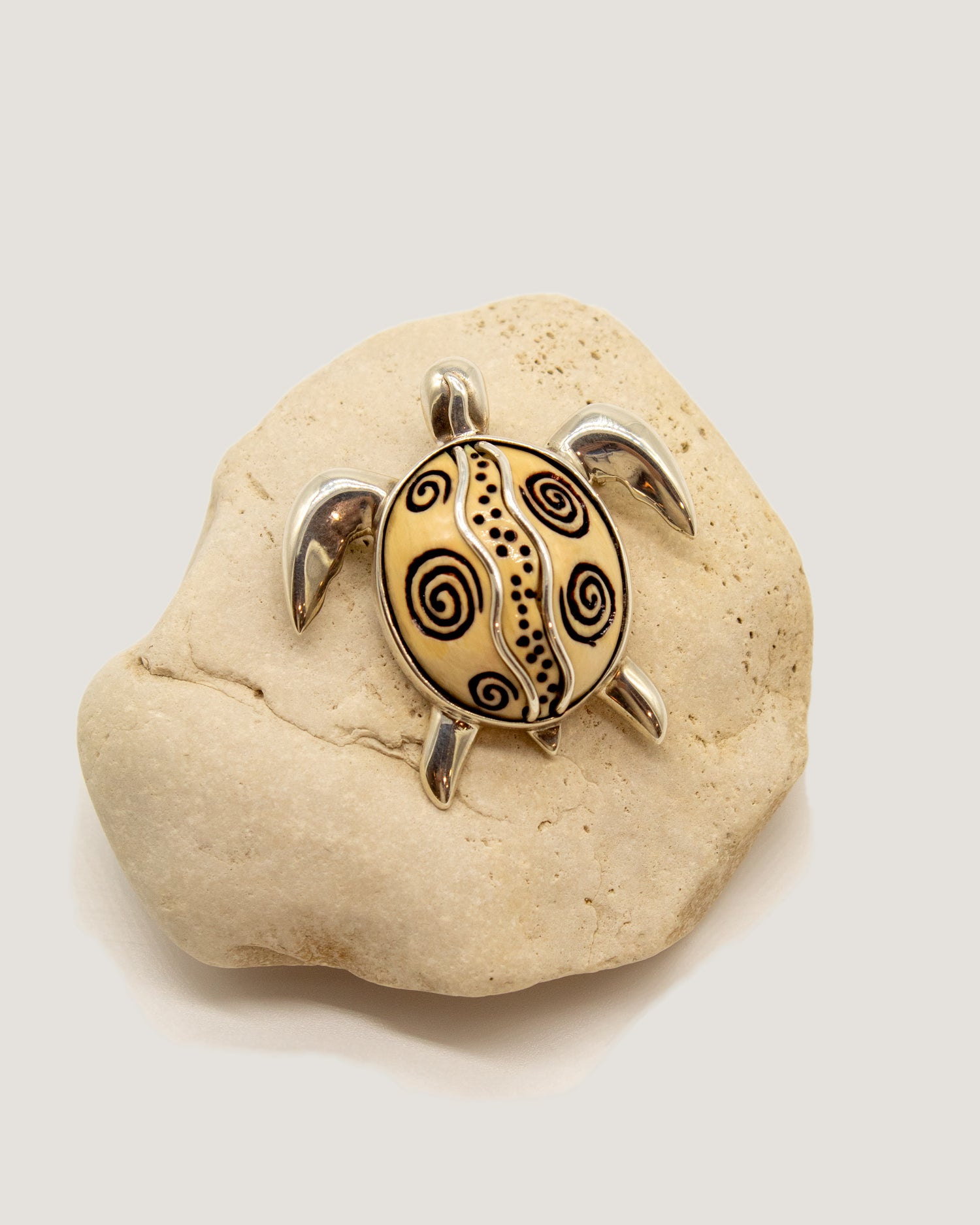 Turtle Pendant - Fossilized Ivory (Medium)
